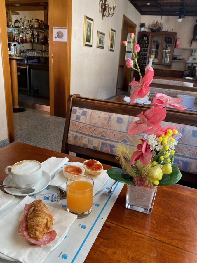 Hotel Casadei Римини Екстериор снимка