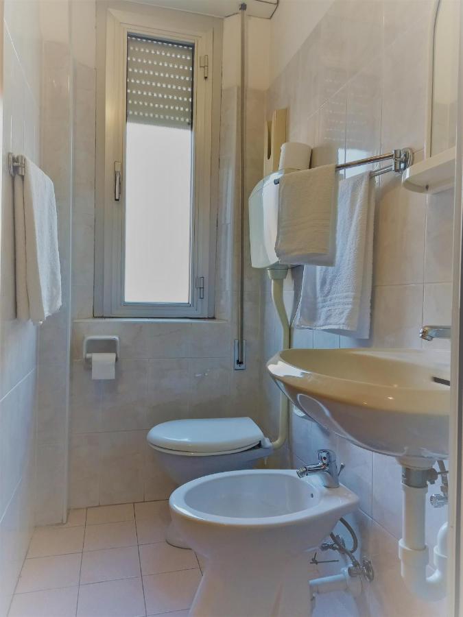 Hotel Casadei Римини Екстериор снимка