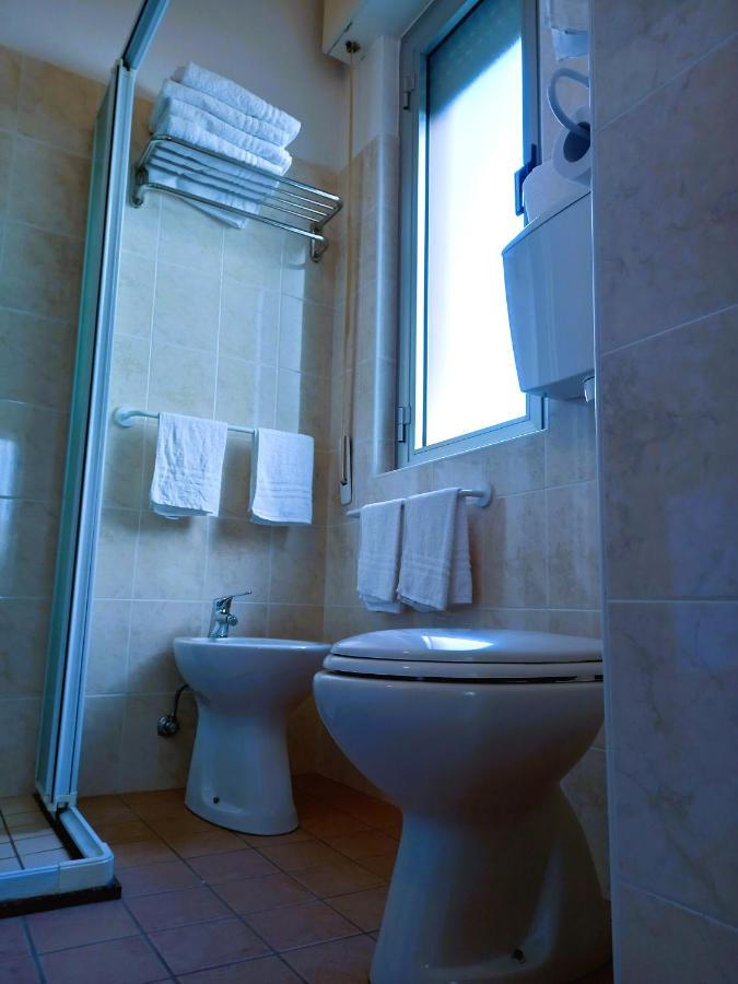 Hotel Casadei Римини Екстериор снимка
